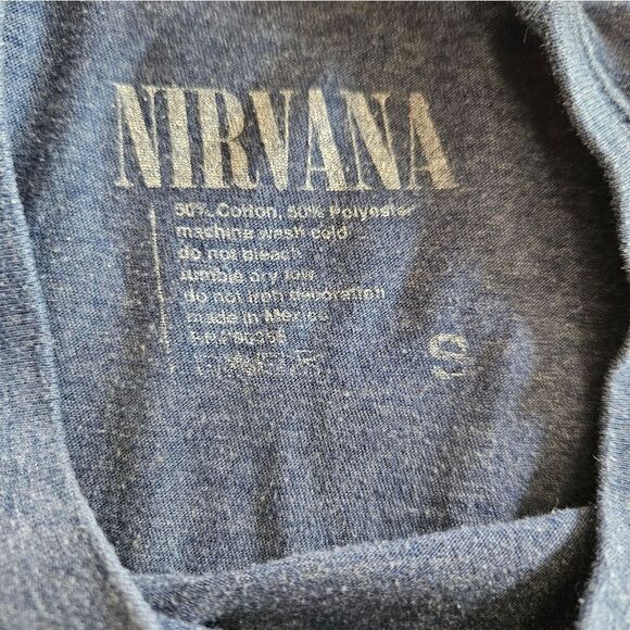 Nirvana Soft Yellow Classic Smiley Face Logo T-Shirt Graphic in Heathered Blue S - Picture 4 of 6
